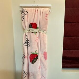 Strawberry chocolate blanket